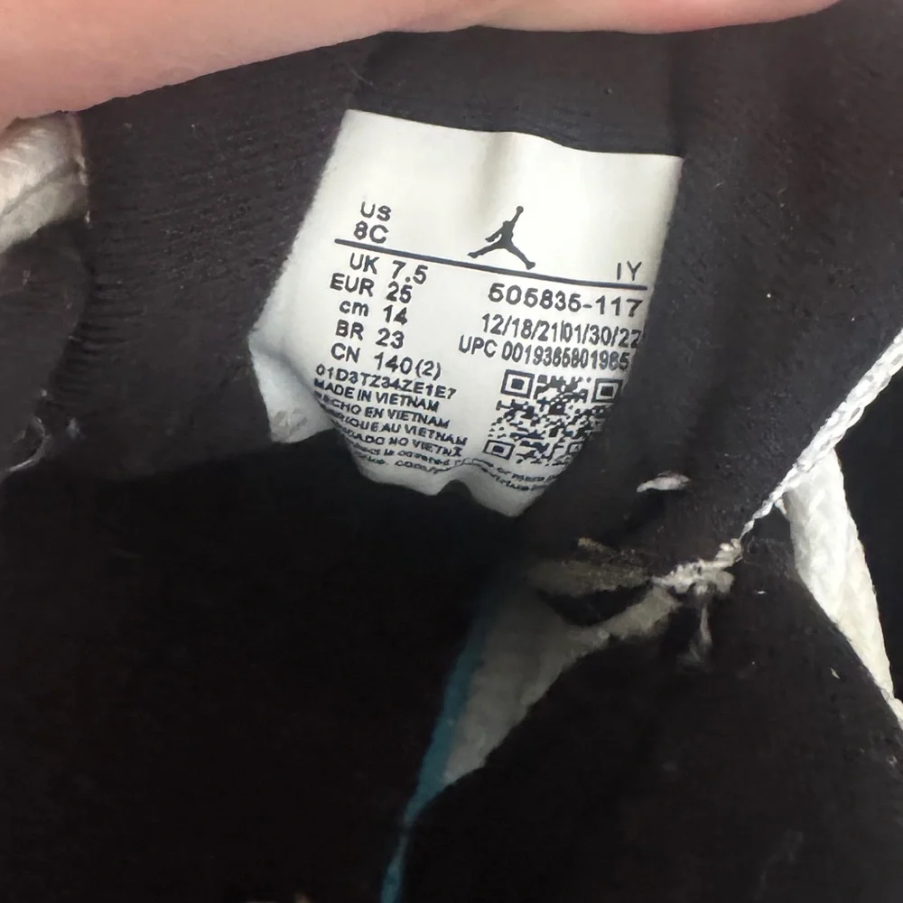 Jordan 11 retro low legend blue 8c